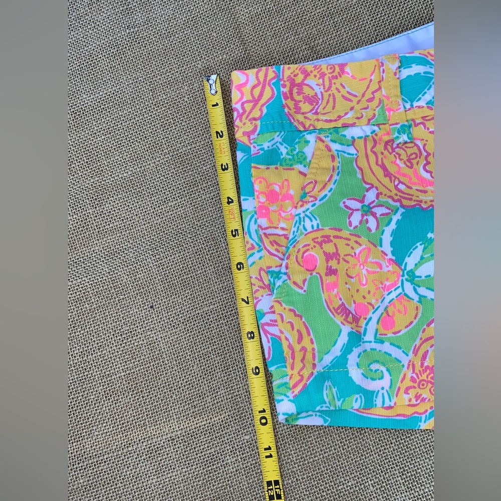 Lilly Pulitzer SugarTown WorldWide  Athletic Shorts size 4 - Picture 17 of 17